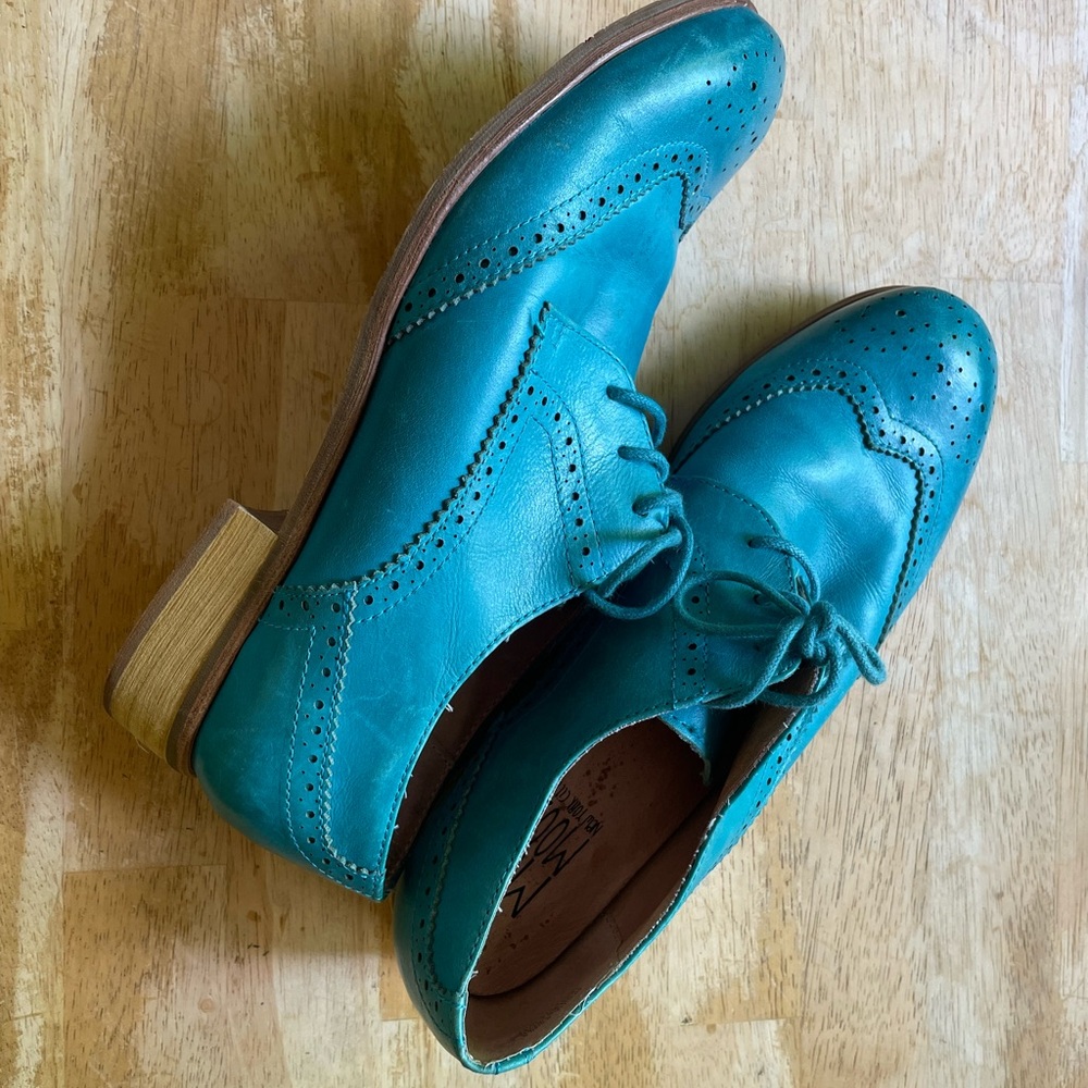 Turquoise Leather Saddle Shoes Size US 9.5